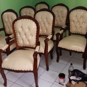 Kursi Armchair Oval atau Kotak