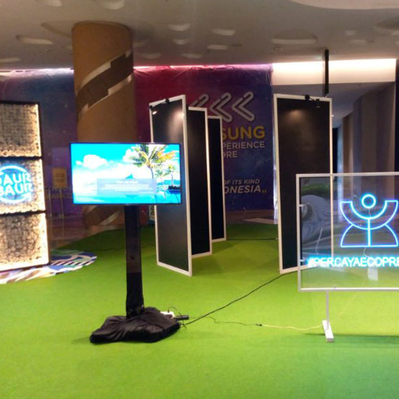 TV LED 43 Inci dengan Standing