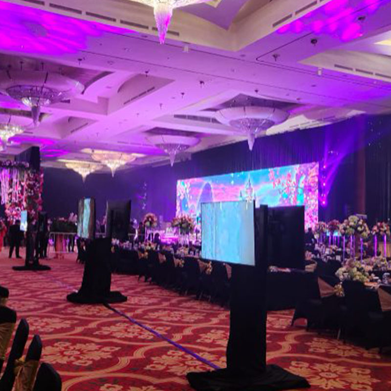 TV LED 65 Inci dengan Standing