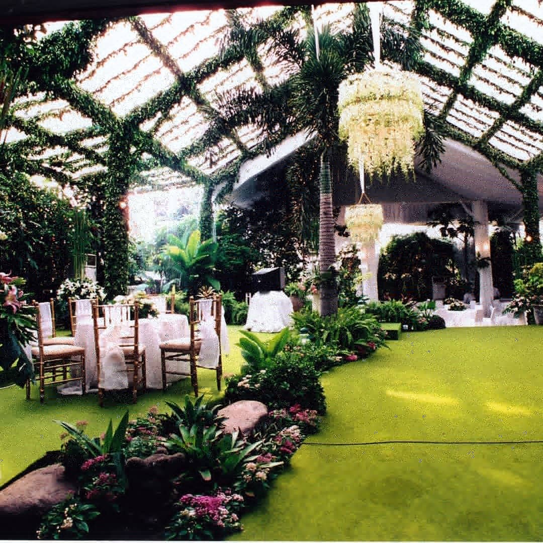 Tenda Konvensional Serut dengan Lantai Karpet Baru